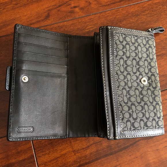 Wallet - Picture 2 of 2